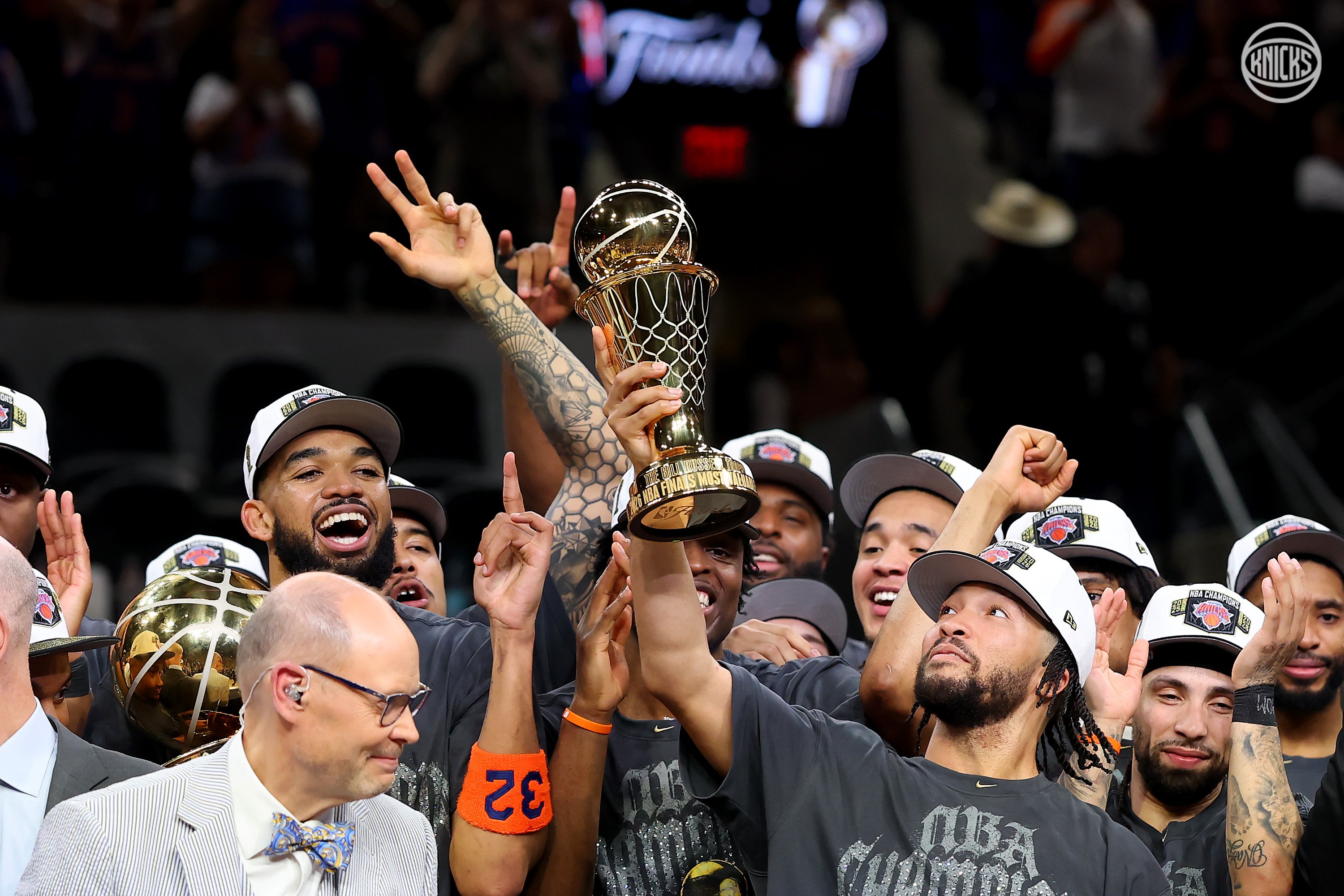 New York Knicks celebrate with the Larry O'Brien Trophy
